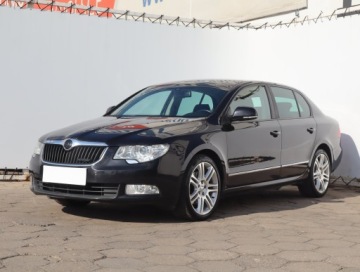 Skoda Superb II Sedan 1.6 TDI CR DPF 105KM 2012 Skoda Superb 1.6 TDI, Navi, Klima, Klimatronic, zdjęcie 1