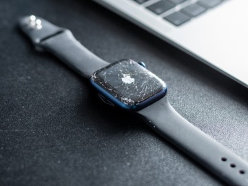 Замена устройства iPhone 15 Pro в авторизованном сервисном центре Apple