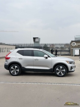 Volvo XC40 Crossover Facelifting 2.0 B5 250KM 2022 Volvo XC 40 2.0 250KM bardzo zadbane,nowe auto 2.0 Benzyna 250KM, zdjęcie 4