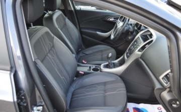 Opel Astra J Sports Tourer 1.4 Turbo ECOTEC 140KM 2012 Opel Astra 1.4 150 JAHRE Benzyna Tempomat Cz. parkowania Klimatyzacja 1.4, zdjęcie 15