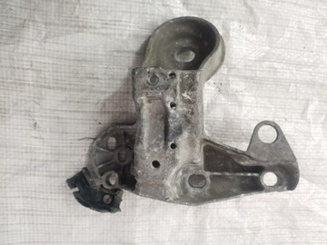 ŁAPA MOCOWANIE SILNIKA VW 8E0199351