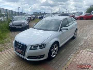 Audi A3 8P Hatchback 3d 2.0 TDI CR 140KM 2011 Audi A3 Sportback 2.0tdi s-Line bi xenon pol skory ledy czarny sufit full, zdjęcie 21
