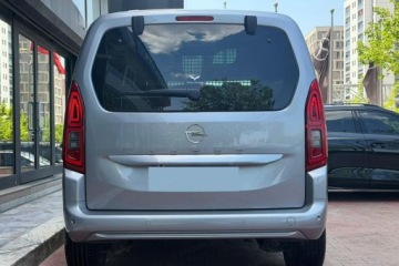 Opel Combo E 2026 OPEL Combo Kombi GS L1H1 Combi 1.5 130KM 2026, zdjęcie 4