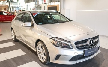 Mercedes Klasa A W176 Hatchback 5d Facelifting 180 122KM 2017 Mercedes-Benz Klasa A 180 Style 1.6 Benzyna 122KM, zdjęcie 2