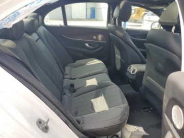 Mercedes Klasa E W214 2023 Mercedes-Benz Klasa E 350 4Matic 2023 2.0l 2.0 Benzyna 255KM, zdjęcie 10