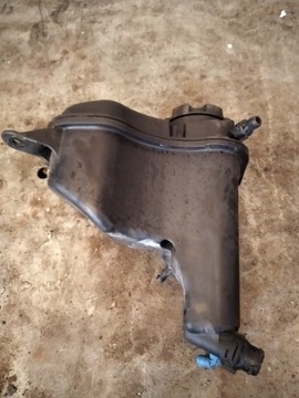 BMW E90 FACELIFT NÁDOBKA VYROVNÁVACÍ 2,0