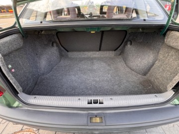 Opel Astra F Sedan 1.4 i 60KM 2000 OPEL ASTRA F CLASSIC 1.4 – wyjątkowy egzemplarz dla kolekcjonera, zdjęcie 10