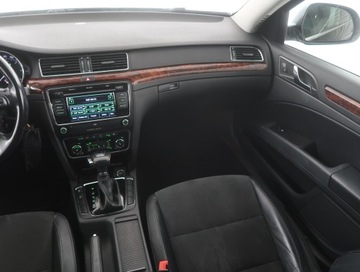 Skoda Superb II Kombi 2.0 TDI CR DPF 140KM 2012 Skoda Superb 2.0 TDI, DSG, Navi, Xenon, Klima, zdjęcie 7