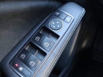 Mercedes Klasa A W176 Hatchback 5d Facelifting 200 156KM 2017 Mercedes A A 200, Automat, Skóra, Navi, Klima, zdjęcie 17