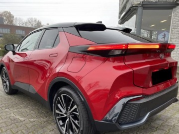 Toyota C-HR II SUV 1.8 Hybrid 140KM 2026 Od ręki - Executive 1.8 Hybrid 140KM | Podgrzewane fotele!, zdjęcie 4