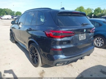 BMW X5 G05 2022 BMW X5 M50i 2022 4.4 Benzyna 523KM, zdjęcie 3
