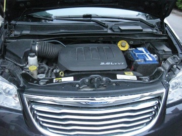 Chrysler Town &amp; Country V 2014 Chrysler Town&amp;Country 3.6 Touring 283 KM 2014r 7 osobowy, zdjęcie 7
