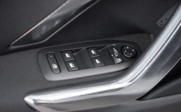 Peugeot 2008 I SUV Facelifting 1.6 BlueHDi 99KM 2016 Peugeot 2008 1.6eHDI 100KM Allure Perla Skora Ledy Navi Alu Full 1.6, zdjęcie 15