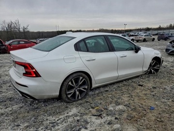 Volvo S60 III 2022 Volvo S60 2022 Volvo S60 Recharge Plug-In Hybrid T8 PHEV R-Design Expressio, zdjęcie 4