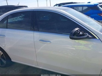 Mercedes Klasa C W206 2025 Mercedes-Benz Klasa C 2025 Mercedes-Benz C-Class C 300 Sedan 2.0 Benzyna, zdjęcie 11