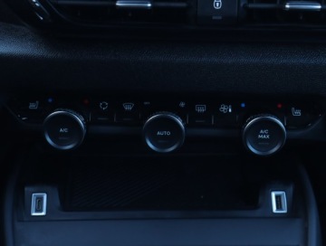 Citroen C4 III SUV 1.2 PureTech 130KM 2022 Citroen C4 1.2 PureTech, Salon Polska, Serwis ASO, zdjęcie 15