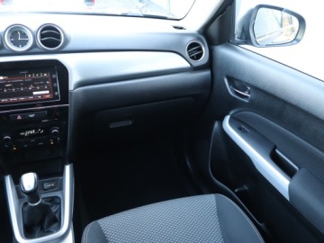 Suzuki Vitara III SUV 1.6 VVT 120KM 2017 Suzuki Vitara 1.6 VVT, Salon Polska, zdjęcie 7