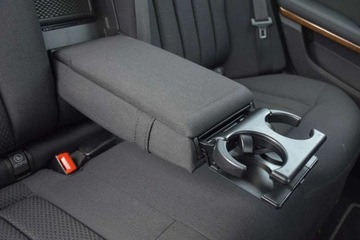 Mercedes Klasa E W212 Limuzyna 200 CGI BlueEFFICIENCY 184KM 2011 Mercedes-Benz Klasa E MERCEDES E200 184KM ELEGANCE 7G-TRONIK Xenon Navi Gw, zdjęcie 33