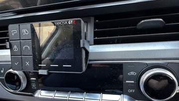 Специальный чехол Yanosik GTR. Карман в клетку.