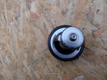 Водяной термостат Auris 82C Toyota Yaris 3 1.4 D4D