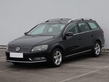 Volkswagen Passat B7 Variant 1.6 TDI CR DPF BlueMotion 105KM 2011 VW Passat 1.6 TDI, Klima, Klimatronic, Tempomat, zdjęcie 1