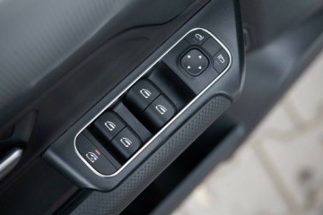 Mercedes GLB SUV 1.3 180 136KM 2021 Mercedes-Benz GLB 180 Style 7G-DCT Salon PL Autotrade 1.3 Benzyna 136KM, zdjęcie 17