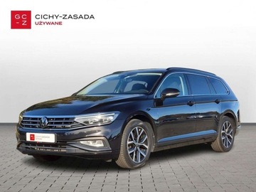 Volkswagen Passat B8 Variant Facelifting 2.0 TDI SCR 150KM 2022 Volkswagen Passat Variant SalonPL serwis ASO 2.0TDI 150KM MatrixLED pakiet