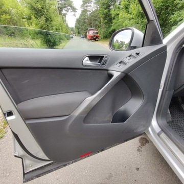 Volkswagen Tiguan I SUV 2.0 TDI CR DPF 140KM 2009 Volkswagen Tiguan 2.0 TDI 4x4 Xenon Android Hak Czujniki Parkowania 2.0, zdjęcie 22