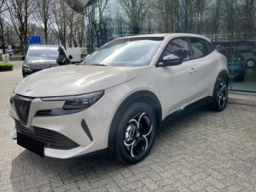 Alfa Romeo Junior SUV 1.2 Hybrid 145KM 2026 ALFA ROMEO Junior Ibrida Suv 1.2 (145KM) 2026, zdjęcie 1