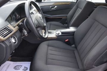 Mercedes Klasa E W212 Limuzyna 200 CGI BlueEFFICIENCY 184KM 2011 Mercedes-Benz Klasa E MERCEDES E200 184KM ELEGANCE 7G-TRONIK Xenon Navi Gw, zdjęcie 19