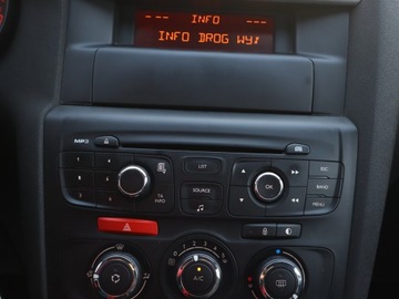 Citroen C4 II Hatchback 5d 1.6 HDi 112KM 2012 Citroen C4 1.6 HDi, Klima, Tempomat, Parktronic, zdjęcie 15