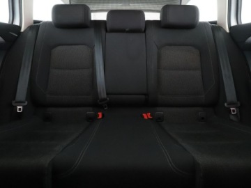Volkswagen Passat B8 Variant 1.4 TSI BlueMotion Technology ACT 150KM 2016 Volkswagen Passat Comfortline 150KM navi PDC, zdjęcie 17