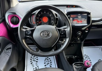 Toyota Aygo II Hatchback 3d Facelifting 1.0 VVT-i 72KM 2019 Toyota Aygo salon Polska ,Kamera cofania Benzyna 72KM, zdjęcie 4