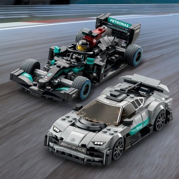 LEGO 76909 Mercedes-AMG F1 и Mercedes-AMG ONE.