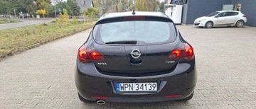 Opel Astra J Hatchback 5d 1.6 Turbo ECOTEC 180KM 2009 Opel Astra Opel Astra 1.6 Turbo Cosmo 1.6 Benzyna 180KM, zdjęcie 4