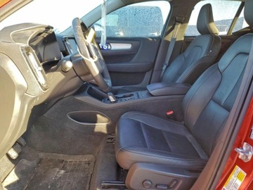 Volvo XC40 2021 Volvo XC 40 T5 Momentum 2021 2.0 Benzyna 248KM, zdjęcie 7