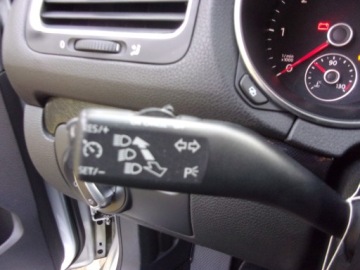 Volkswagen Golf VI Variant 1.6 TDI-CR DPF BlueMotion 105KM 2010 Volkswagen Golf Automat Bluemotion, zdjęcie 12