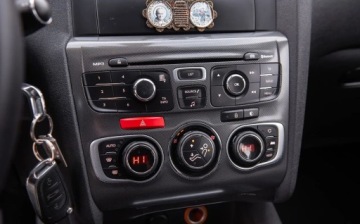 Citroen C4 II Hatchback 5d 1.6 HDi 92KM 2013 Citroen C4 1.6eHDI 92KM Climatron 2xOpony po Serwisie Gwarancjia 1.6, zdjęcie 19