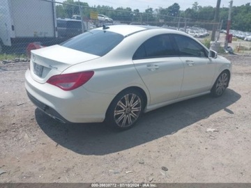 Mercedes CLA C117 2018 Mercedes-Benz CLA 2018 Mercedes-Benz CLA CLA 250 4MATIC Coupe 2.0 Benzyna, zdjęcie 3