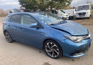 Toyota Auris II Hatchback 5d Facelifting 1.8 Hybrid 136KM 2015 Toyota Auris 1.8 VVT-i Hybrid 2015r po liftingu navi kamera 1.8 Hybryda