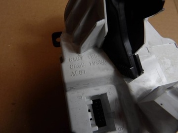 FORD FIESTA MK7 2013 FACELIFT PANEL KLIMATIZACE MANUÁLNÍ OHŘÍVAČ SKLO (OKNO)