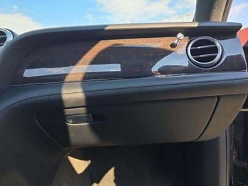 Bentley Bentayga 2019 Bentley Bentayga V8 2019 4.0 Benzyna 542KM, zdjęcie 11