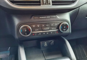 Ford Kuga III SUV Plug-In 2.5 Hybrid 190KM 2023 Ford Kuga Ford Kuga 2.5 FHEV AWD Titanium eCVT 2.5 Hybryda 190KM, zdjęcie 23