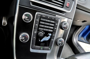 Volvo V60 I Kombi Facelifting 2.0 D3 DRIVE-E 150KM 2017 Volvo V60 D3 2.0 150KM R-Desing Xenon Led Navi, zdjęcie 13