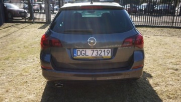 Opel Astra J Sports Tourer 1.4 Turbo ECOTEC 140KM 2011 Opel Astra super stan. Gwarancja. Polecam!!!, zdjęcie 5