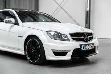 Mercedes Klasa C W204 2011 Mercedes C 63 AMG Coupe Performance 487KM, zdjęcie 11