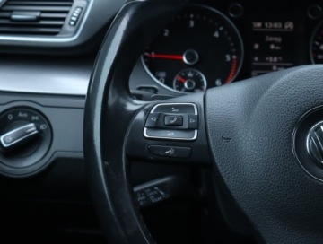 Volkswagen Passat B7 Variant 2.0 TDI CR DPF BlueMotion 140KM 2013 VW Passat 2.0 TDI, DSG, Navi, Xenon, Bi-Xenon, zdjęcie 18