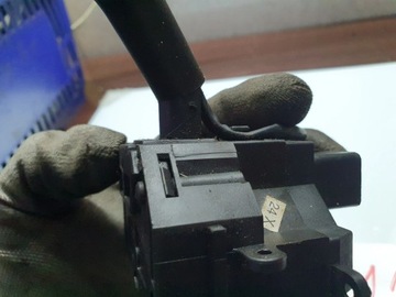 MITSUBISHI GALANT 2000 MINCE / PŘEPÍNAČ SMĚROVKA