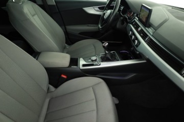 Audi A4 B9 Limousine 2.0 TDI 190KM 2018 Audi A4 2.0 TDI, 187 KM, Navi, Xenon, Bi-Xenon, zdjęcie 6