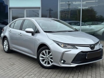 Toyota Corolla XII Sedan Facelifting 1.8 Hybrid 140KM 2025 Od ręki - Comfort 1.8 Hybrid 140KM | Podgrzewane fotele!, zdjęcie 1